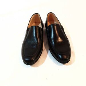 Black Leather Dress Shoes with Sleek Slip-On Design